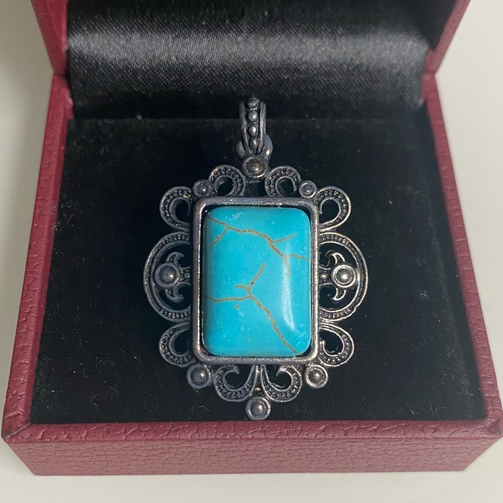 3/$25 🔵 Oxidized Silver Turquoise Pendant